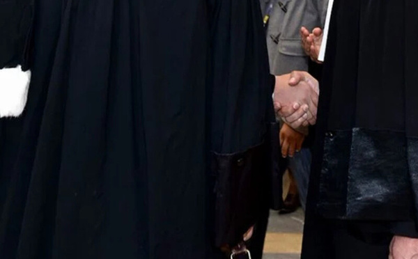 محامو فيدرالية اليسار الديمقراطي يعلنون رفضهم القاطع لمشروع قانون المحاماة ويدعون إلى سحبه فورًا