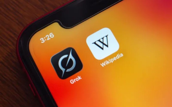 هل أصبحت «غروكيبيديا» بوابة الحقيقة الجديدة لذكاء «تشات جي بي تي»؟