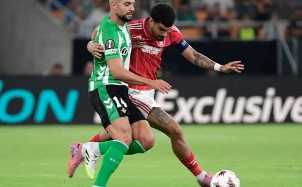 سفيان أمرابط يخضع لعملية جراحية ناجحة في أمستردام