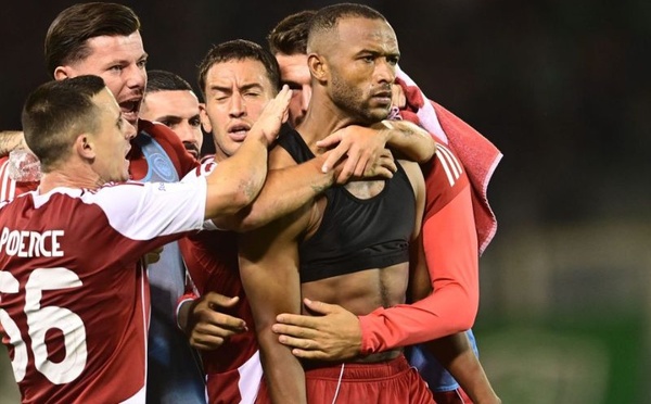 أولمبياكوس يسعى لتجديد عقد أيوب الكعبي بعد موسم مميز