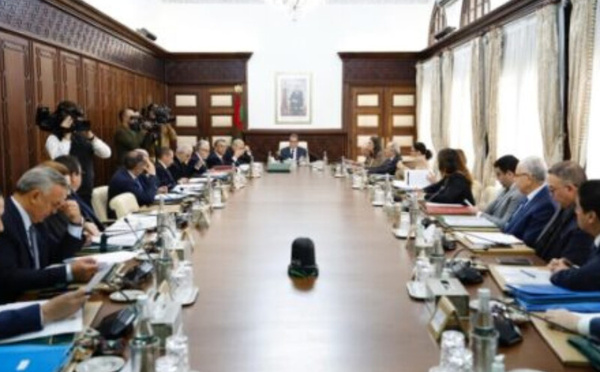 مجلس الحكومة يصادق على مشروع مرسوم لتعزيز المراقبة الداخلية وحكامة القطاعات الوزارية