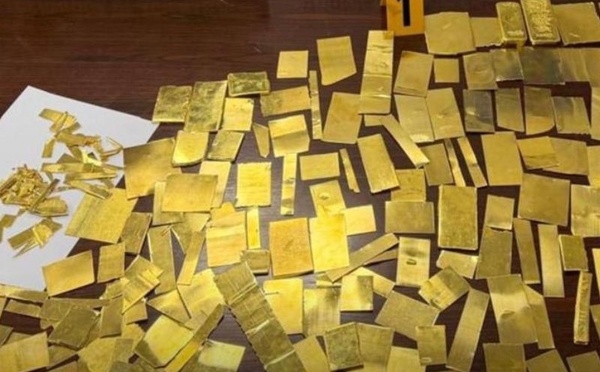 الأمن والجمارك يحبطان تهريب 13 كيلوغراماً من الذهب بميناء بني أنصار