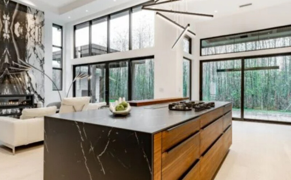 ​نهاية عهد خشب البلوط الفاتح في المطابخ: ما هي البدائل لعام 2026؟