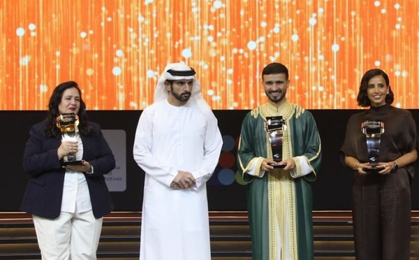 المغربية فوزية محمودي تتوج في دبي… حين تتحول الابتسامة إلى مشروع أمل عربي