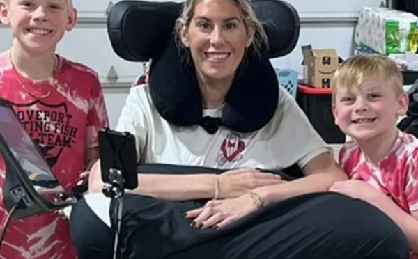 رحيل صانعة المحتوى الأمريكية سارة بينيت بعد صراع مع مرض التصلب الجانبي الضموري