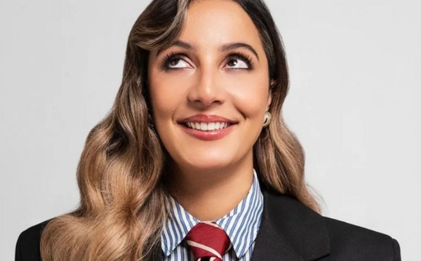 لبنى الجوهري تعانق الخشبة لأول مرة خلال تقديم أول عرض فكاهي