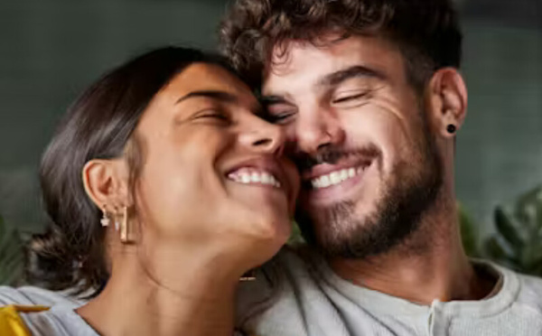  الشك في الحب: قراءة نفسية لمشاعر القلق العاطفي