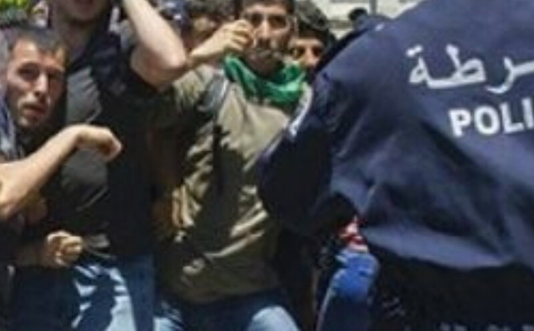 دعوة حقوقية في ذكرى الحراك الشعبي في الجزائر: مطالب بالإفراج عن معتقلي الرأي وتعزيز الحريات