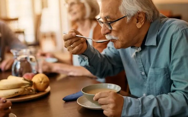 صيام كبار السن: بين الفائدة الروحية والتحديات الصحية