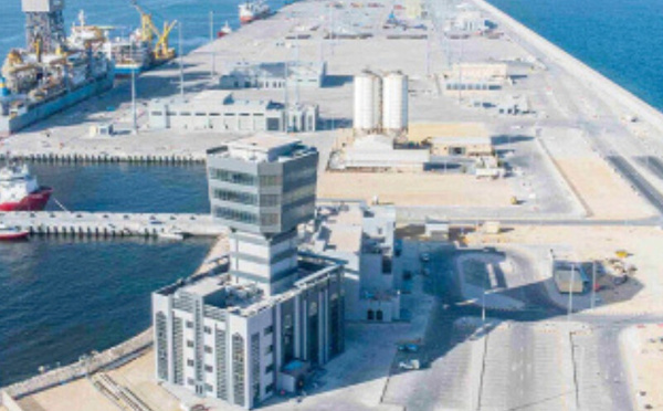 هجوم بطائرات مسيّرة على خزانات وقود في الدقم: سلطنة عمان تؤكد السيطرة على الأضرار