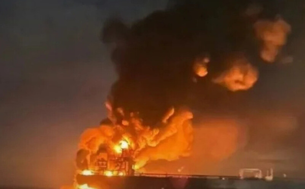 غرق ناقلة غاز في المتوسط بعد انفجارات: السلطات الليبية تفتح تحقيقًا