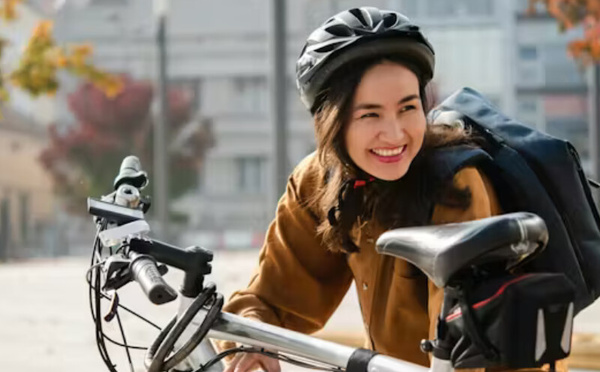 الدراجة الكهربائية: هل هي رياضة حقيقية وما فوائدها الصحية؟