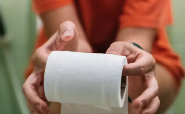 سرطان القولون: تغيّر البراز قد يكون علامة إنذار مبكرة