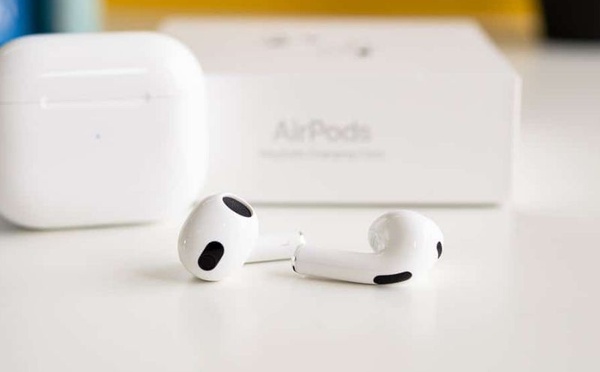 آيربودز ألترا.. هل تستعد“أبل” لإطلاق سماعات بكاميرات وتحكم بالإيماءات؟