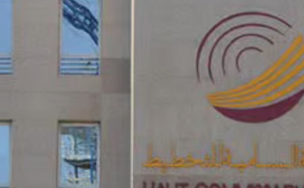 تراجع نشاط الخدمات التجارية غير المالية في نهاية 2025 وتوقعات حذرة لبداية 2026