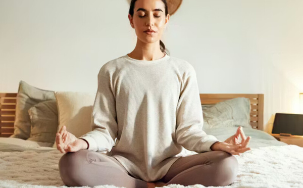 كيف تساعد التأمل الواعي في التخفيف من التوتر اليومي