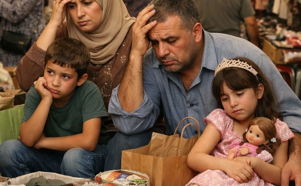 ملابس جديدة وديون قديمة… العيد يتحول إلى عبء مالي