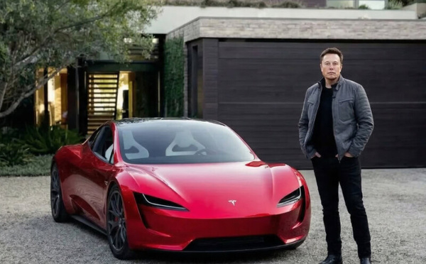 تأجيل جديد لـ Tesla Roadster: هل فقدت السيارة الخارقة هويتها في عصر القيادة الذاتية؟