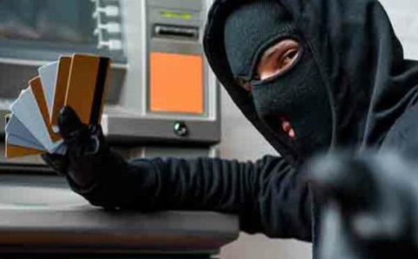 محكمة بريطانية تصدر أحكامًا بالسجن على عصابة سطو متخصصة على أجهزة الصراف الآلي