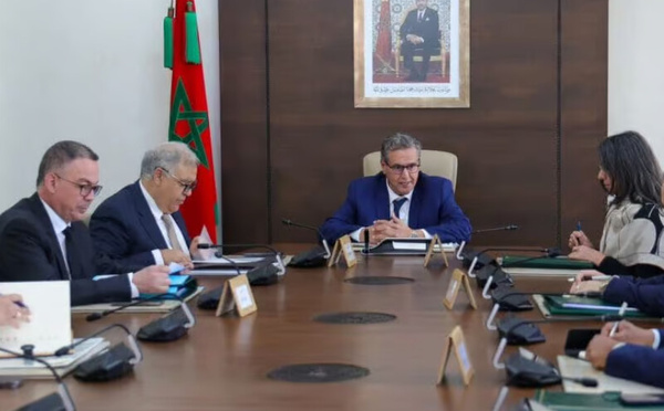 الحكومة المغربية تطلق دعم استثنائي لمهنيي النقل لمواجهة ارتفاع أسعار المحروقات