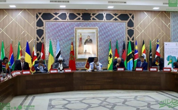 الداخلة تستقبل وفداً إفريقياً لتعزيز التعاون بين الجماعات الترابية