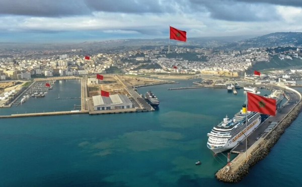 السفن تعيد توجيه مساراتها نحو طنجة المتوسط هربًا من توترات مضيق هرمز