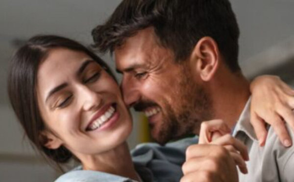 الصفات والسلوكيات اليومية التي تميز الزوج الناضج عن الشريك غير الناضج