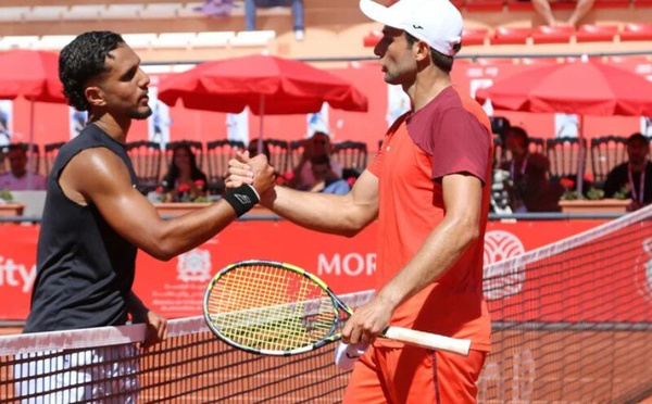 لاعبو التنس المغاربة كريم بناني وطه باعدي يتأهلون إلى دور ثمن نهائي جائزة الحسن الثاني الكبرى