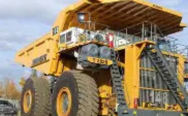 وحش هيتاشي العملاق: هندسة متقدمة وقوة لا تُضاهى