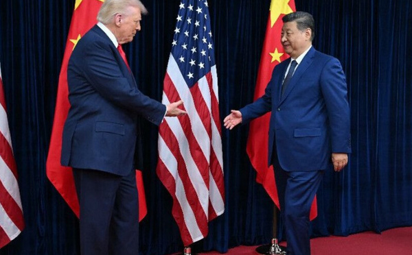 الصين تحمل أمريكا وإسرائيل مسؤولية الأزمة وقلق عالمي من شلل التجارة النفطية