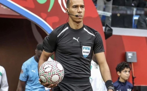 الكاف يكشف عن حكام ديربي الجيش الملكي ونهضة بركان في نصف نهائي دوري الأبطال