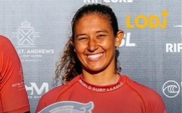 ليليا تباعي تتوج بكأس Royal St Andrews بعد أداء مميز