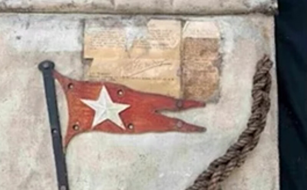 دار المزادات البريطانية تعرض وسادة نادرة من سفينة تايتانيك بمزاد تاريخي