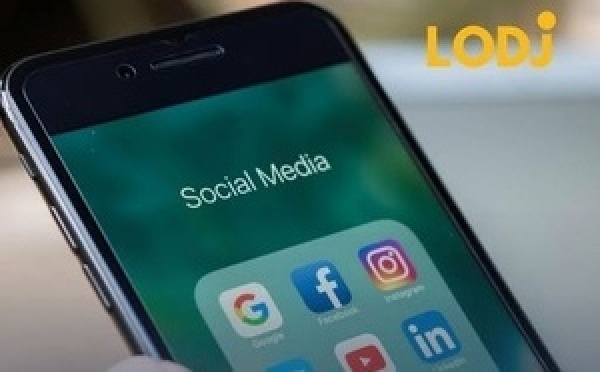 تقرير: استعمال وسائل التواصل الاجتماعي بالمغرب يبقى معتدلا لدى الأسر