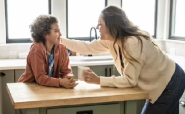 عبارات بسيطة تساعد الأطفال على تجاوز الخوف من الفشل: مقاربة تربوية نفسية