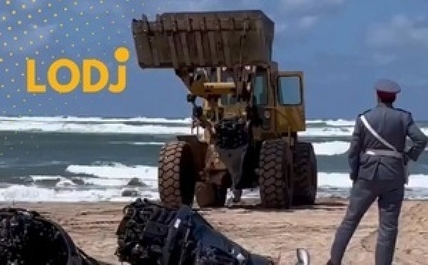 البحر يلفظ قارباً على شاطئ بلانكا بيتش وسط تساؤلات وغموض