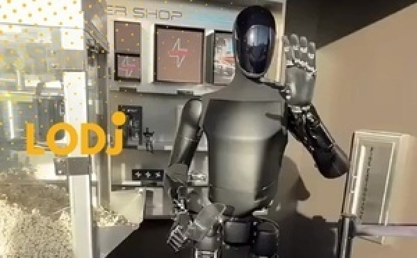 Tesla تطور روبوتاً بشرياً قد يغير شكل الحياة والعمل