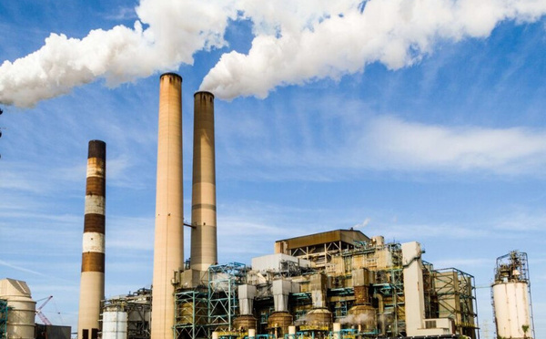 إغلاق هرمز يضغط على سوق الطاقة ويخفض إنتاج الكهرباء الأحفورية