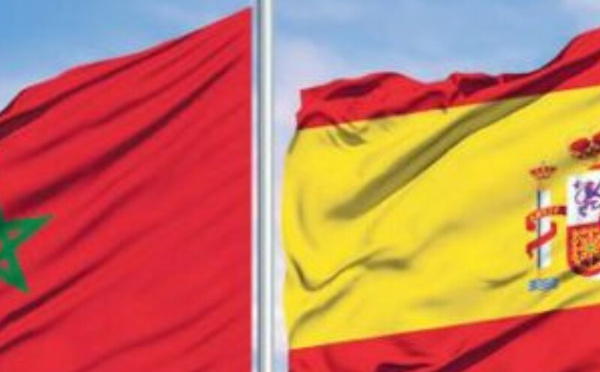 قنصلية متنقلة في إيبيزا: خدمات القرب تعزز ارتباط الجالية المغربية بوطنها