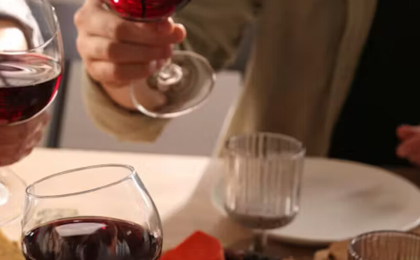 “البارادوكس الفرنسي”: بين متعة المائدة وحقيقة صحة القلب