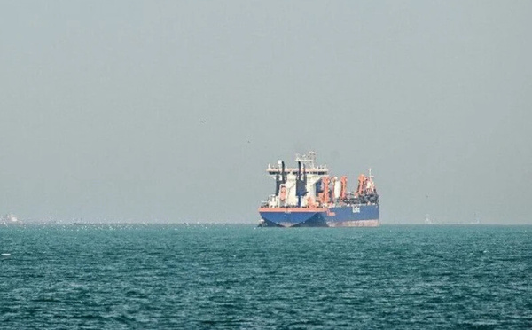 حادث بحري قبالة عُمان يفاقم التوتر في الممرات الاستراتيجية للملاحة الدولية