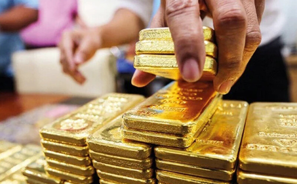 الذهب يتراجع إلى أدنى مستوى في ثلاثة أسابيع وسط ترقب قرارات البنوك المركزية