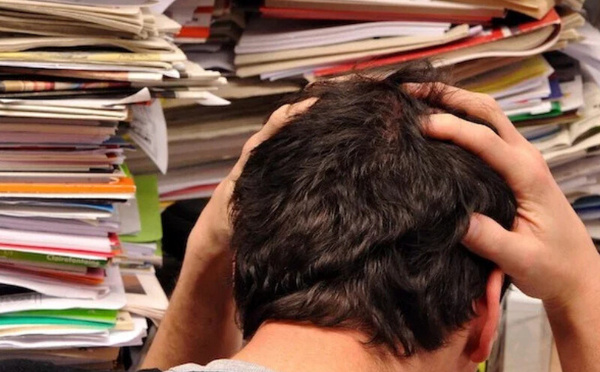 تقرير دولي: المخاطر النفسية في بيئة العمل تتسبب في 840 ألف وفاة سنوياً عالمياً