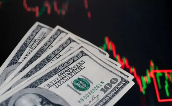 الدولار عند أعلى مستوى في أسبوعين وسط رهانات التشديد النقدي الأمريكي