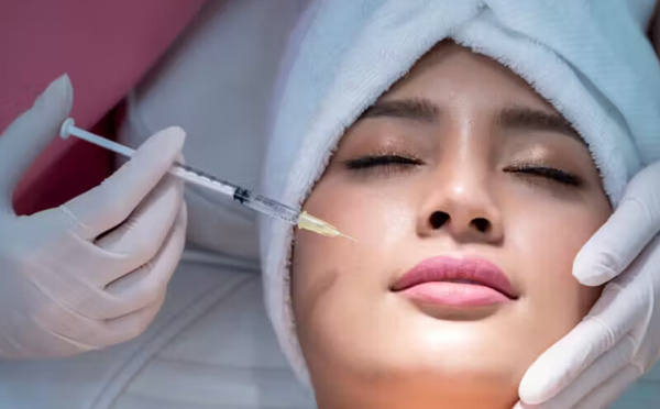 الحقن التجميلية غير القانونية: خطر متصاعد يهدد الصحة وسط انتشار “الممارسين المزيفين”
