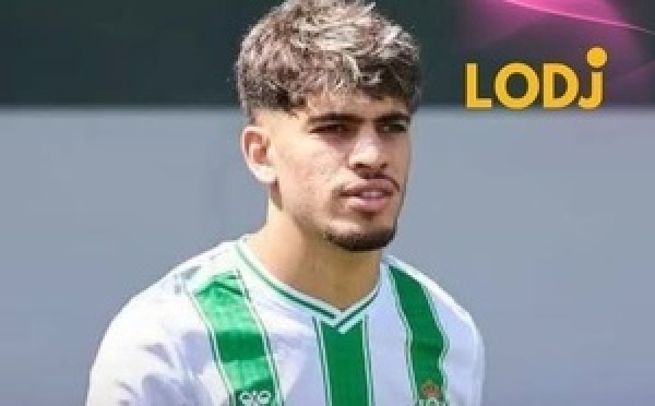 يواصل نادي Real Betis تمسكه بخدمات الدولي المغربي عبد الصمد الزلزولي