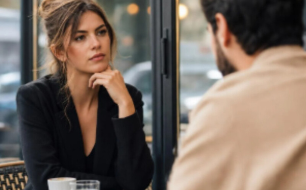 يمكنك اكتشاف الرجل السام منذ الدقائق الأولى: 5 إشارات نفسية مبكرة تكشف الكثير عن شخصيته