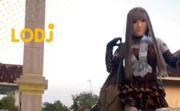 فيديو كيروج فـ السوشيال ميديا كيبين كفاح وصبر صناع المحتوى والمشتغلين فـ العالم الرقمي؛ كيوثق لواحد اللحظة ديال جني ثمار التعب والخدمة دياول اليوم 
