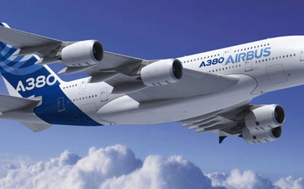 تشققات في جناح إيرباص A380 تدفع أوروبا إلى فحص 16 طائرة