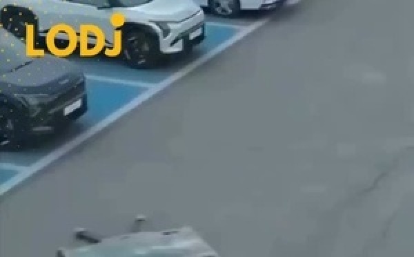فيديو مجهر ومستقبلي كيروج هاد الأيام؛ كيوثق لواحد الابتكار تكنولوجي هربان غيهني بزاف د السائقين من الصداع د الباركينغ